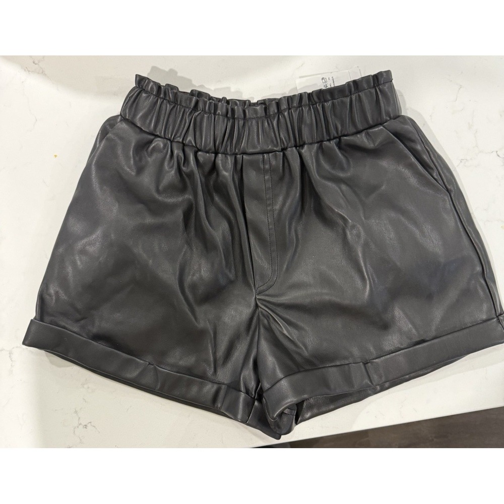 Forever 21 Women's Medium Black Faux Leather Shorts Elastic Waist Pockets NWT